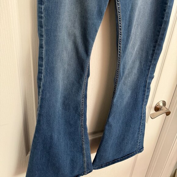 Free People We the Free Penny Pull-On Flare Jeans Size 30 - Picture 9 of 14